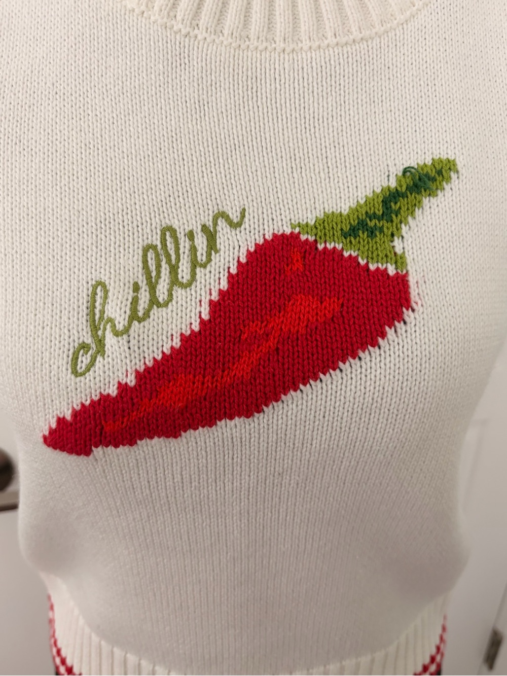 Elan White Sleeveless Knit Sweater with Red Chili Motif - Picture 3 of 4